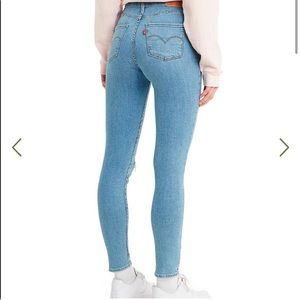 Levi’s Light Wash 721